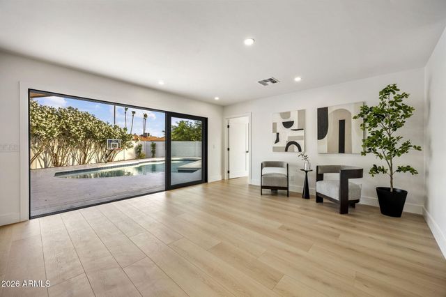 5129 E VOLTAIRE Avenue, Scottsdale, AZ 85254