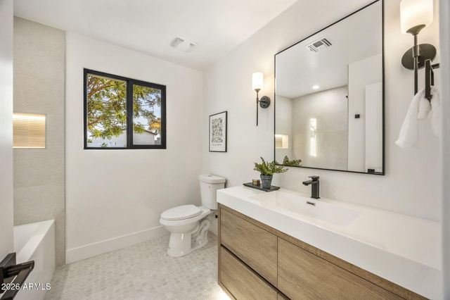 5129 E VOLTAIRE Avenue, Scottsdale, AZ 85254