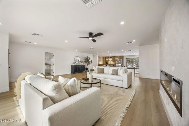 5129 E VOLTAIRE Avenue, Scottsdale, AZ 85254