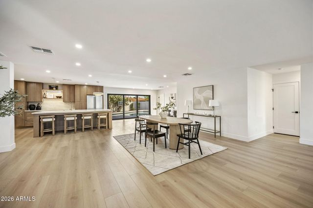 5129 E VOLTAIRE Avenue, Scottsdale, AZ 85254