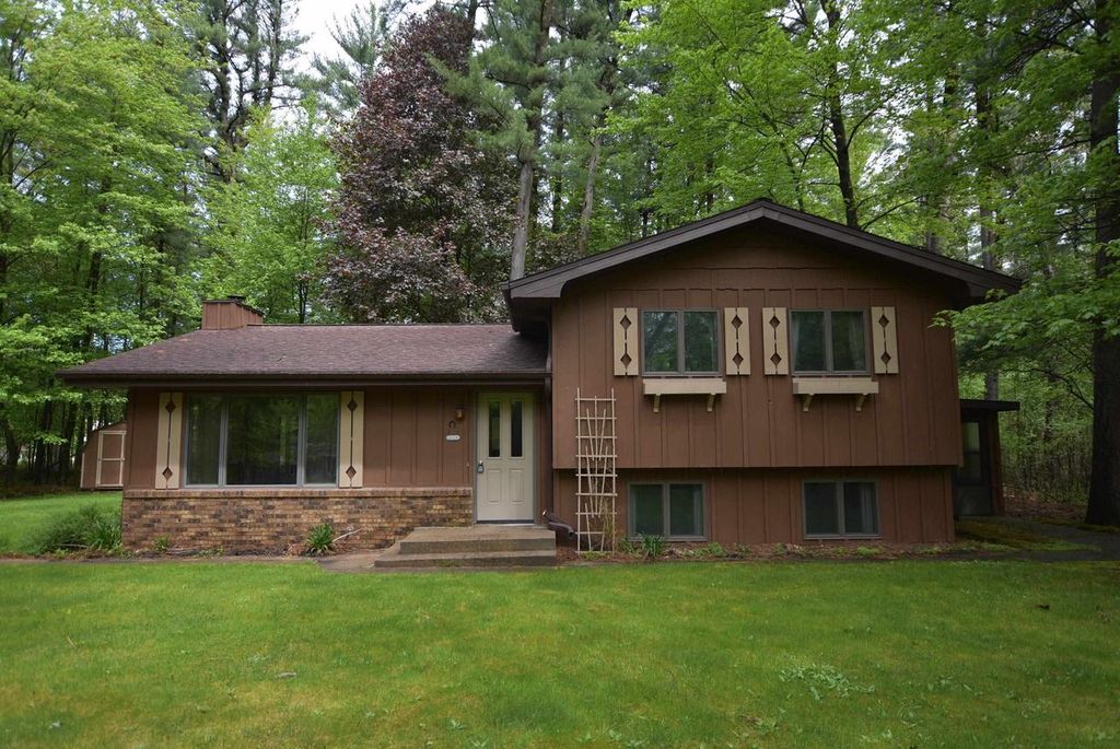 W8664 BUCKHORN CIRCLE, Wautoma, WI 54982
