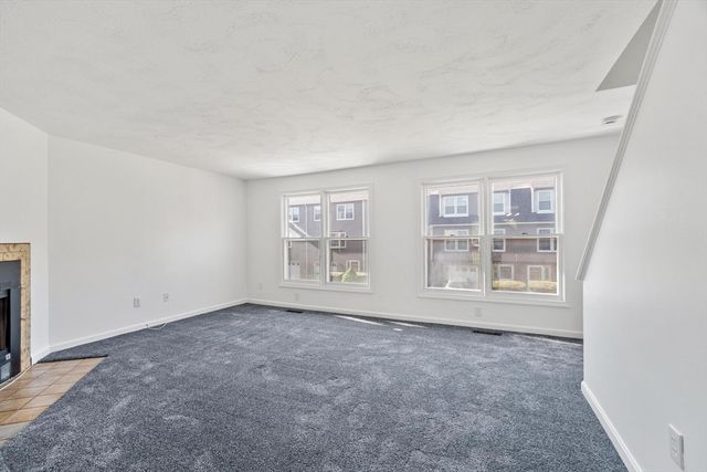 27 Heritage Dr 27, Tewksbury, MA 01876