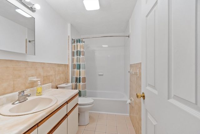 27 Heritage Dr 27, Tewksbury, MA 01876