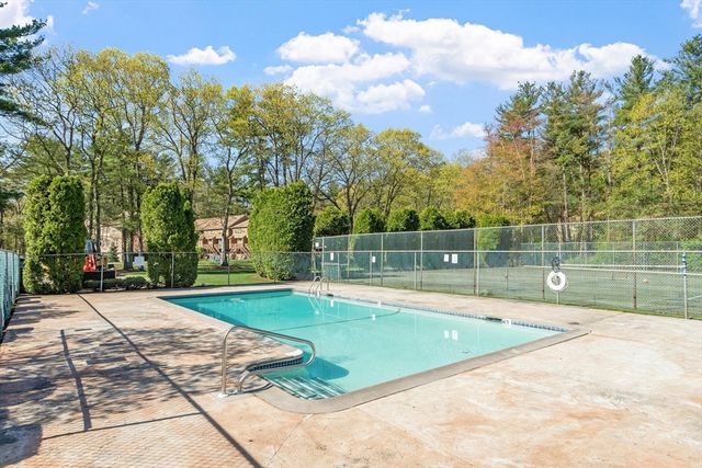 27 Heritage Dr 27, Tewksbury, MA 01876