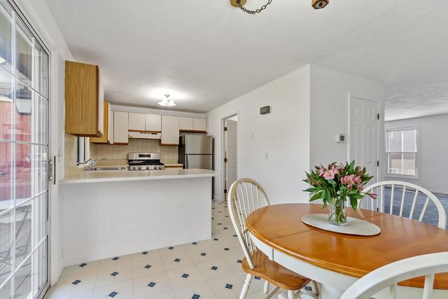 27 Heritage Dr 27, Tewksbury, MA 01876