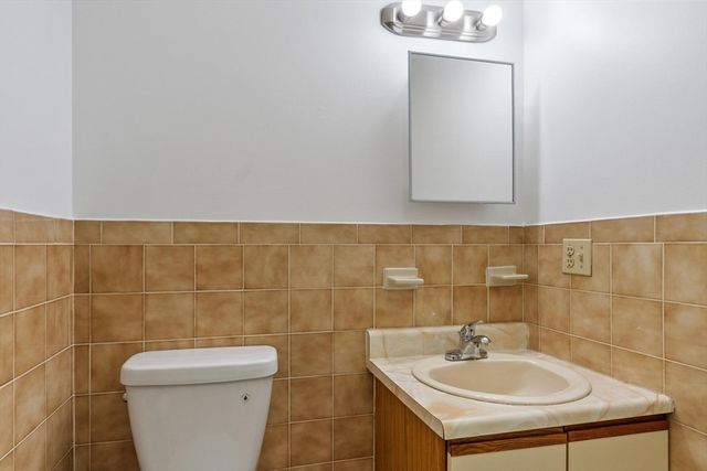 27 Heritage Dr 27, Tewksbury, MA 01876