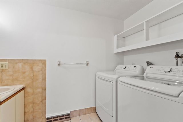 27 Heritage Dr 27, Tewksbury, MA 01876