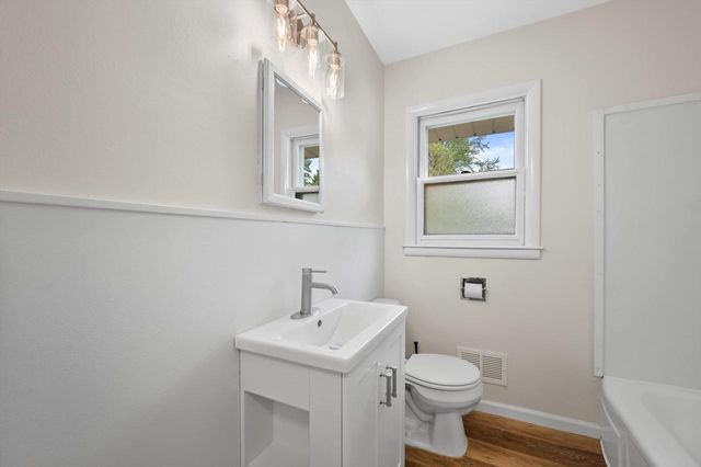 8111 W Lancaster AVENUE, Milwaukee, WI 53218