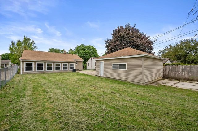 8111 W Lancaster AVENUE, Milwaukee, WI 53218