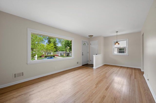 8111 W Lancaster AVENUE, Milwaukee, WI 53218