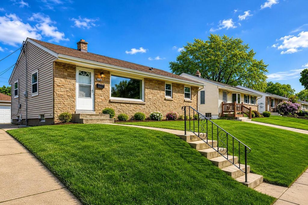 8111 W Lancaster AVENUE, Milwaukee, WI 53218