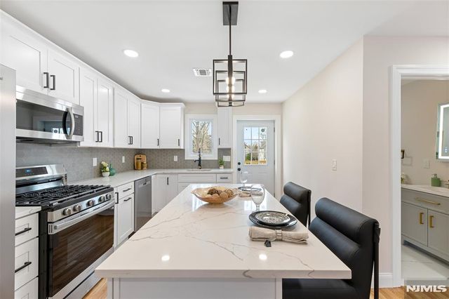 116 Rockwood Place, Englewood, NJ 07631