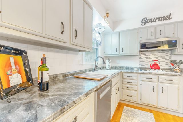 3514 Edinburgh, Kalamazoo City, MI 49006