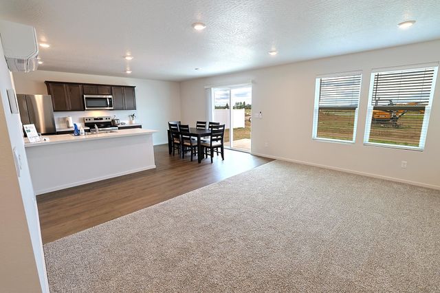 13540 W Crosswinds Ave, Airway Heights, WA 99001