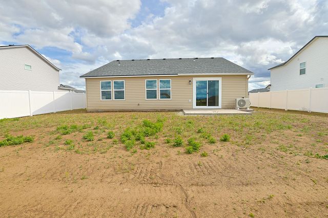13540 W Crosswinds Ave, Airway Heights, WA 99001