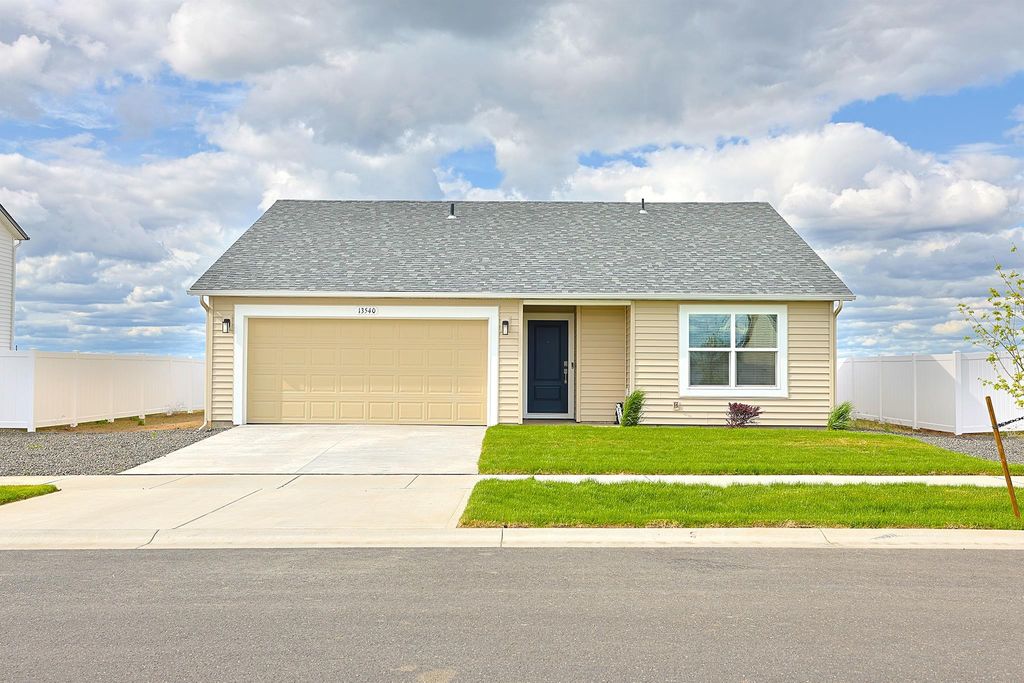 13540 W Crosswinds Ave, Airway Heights, WA 99001