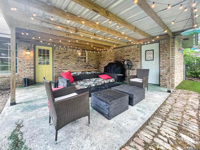 8054 Minglewood Ave, Denham Springs, LA 70706
