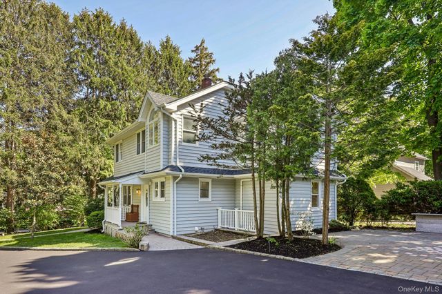 9 Talmadge Drive, Huntington Station, NY 11746