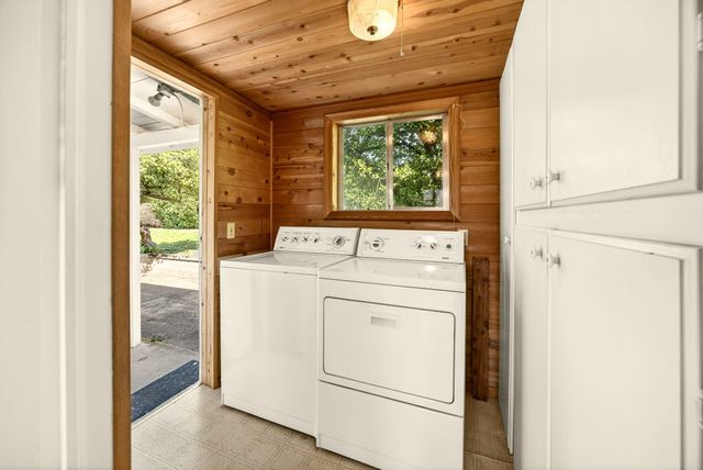 3363 Lone Pine Road, Medford, OR 97504