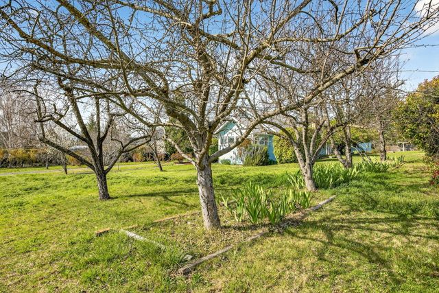 3363 Lone Pine Road, Medford, OR 97504