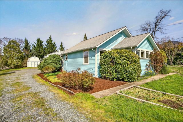 3363 Lone Pine Road, Medford, OR 97504