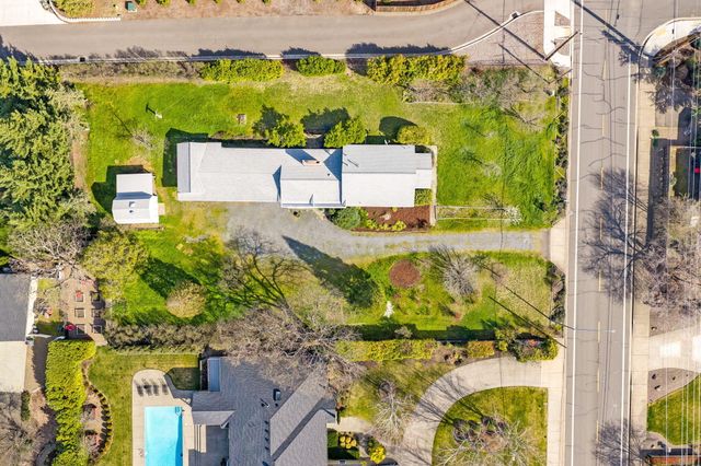 3363 Lone Pine Road, Medford, OR 97504