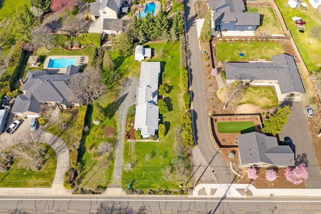 3363 Lone Pine Road, Medford, OR 97504