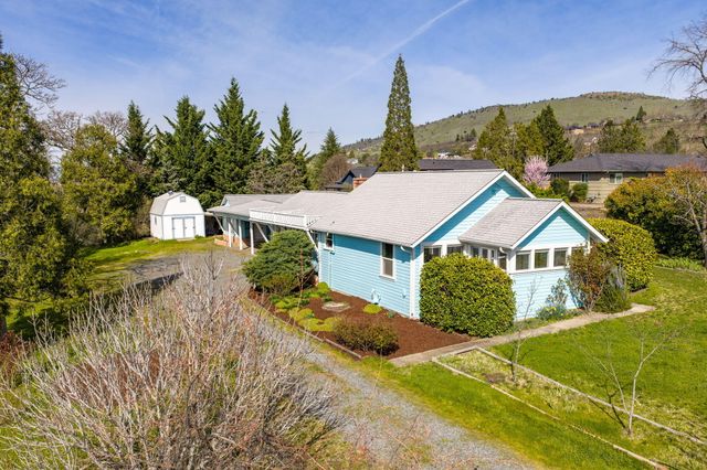3363 Lone Pine Road, Medford, OR 97504