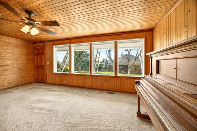 3363 Lone Pine Road, Medford, OR 97504