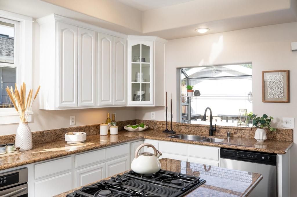 Image 10 of property listing at 111 N Willard Avenue, San Jose, CA 95126