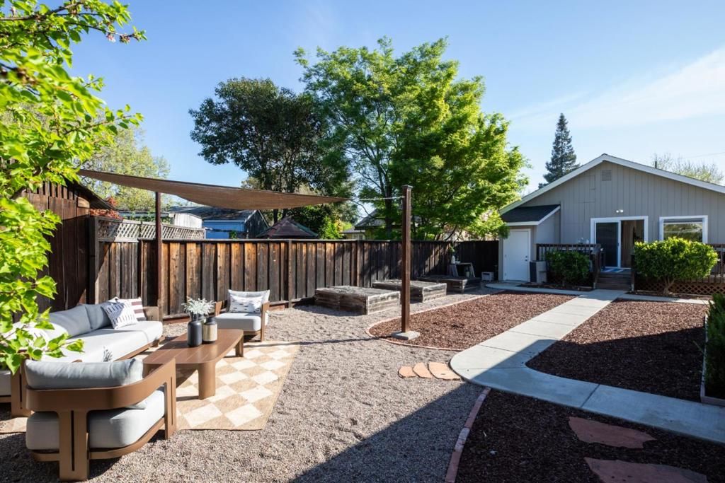 Image 21 of property listing at 111 N Willard Avenue, San Jose, CA 95126