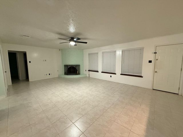 9826 Sagewell Drive, Houston, TX 77089