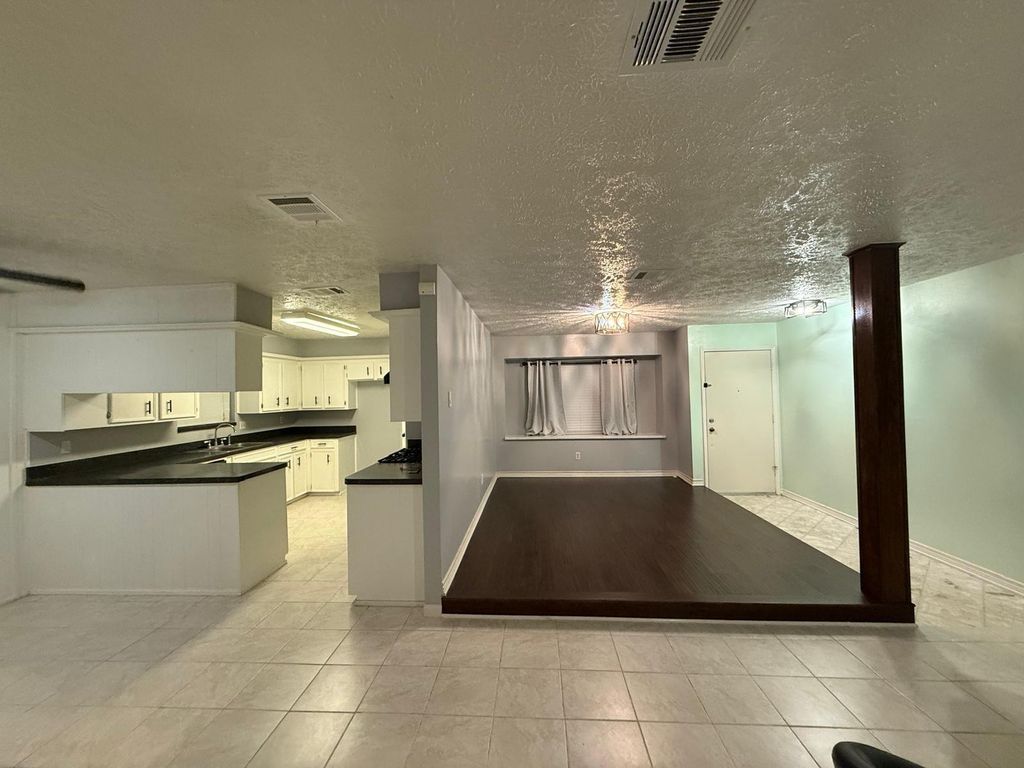 9826 Sagewell Drive, Houston, TX 77089