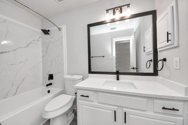 2415 San Conero Drive, Pearland, TX 77581