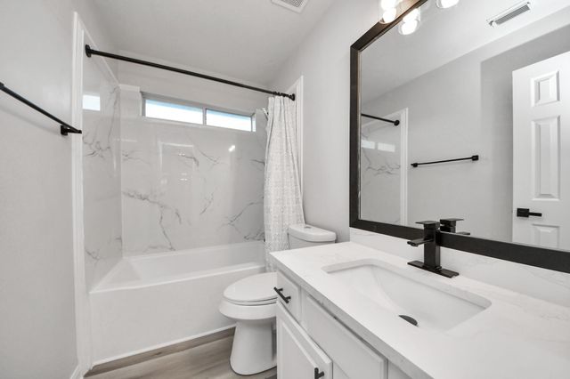 2415 San Conero Drive, Pearland, TX 77581