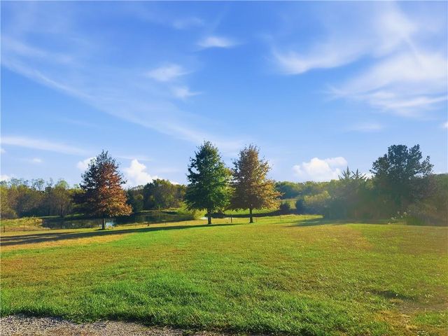 23058 160th Street, Altamont, MO 64620