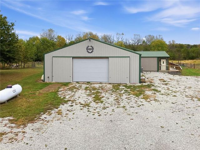 23058 160th Street, Altamont, MO 64620