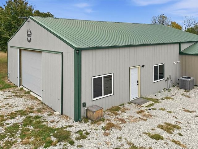 23058 160th Street, Altamont, MO 64620