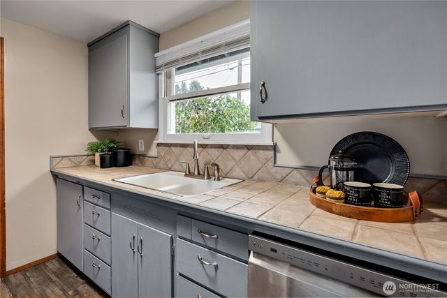 944 E 31st Street, Bremerton, WA 98310