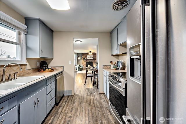 944 E 31st Street, Bremerton, WA 98310