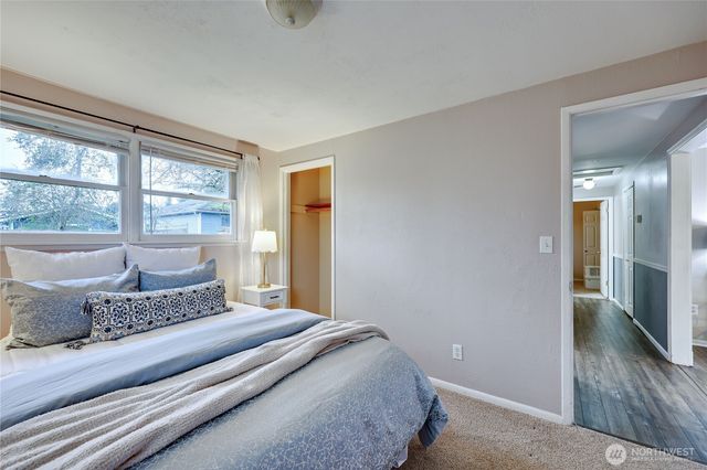 944 E 31st Street, Bremerton, WA 98310