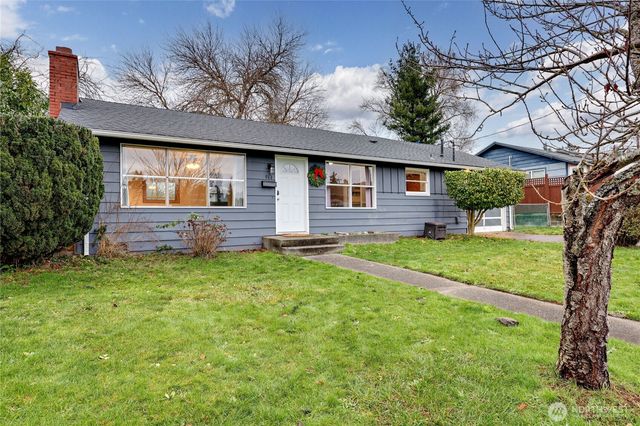 944 E 31st Street, Bremerton, WA 98310