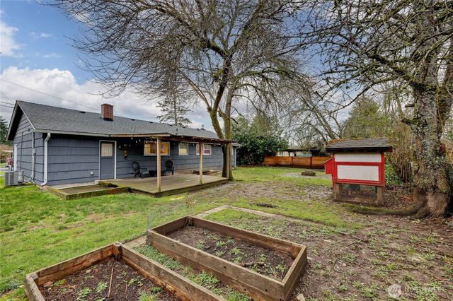 944 E 31st Street, Bremerton, WA 98310