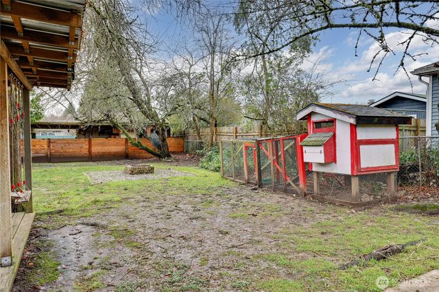 944 E 31st Street, Bremerton, WA 98310