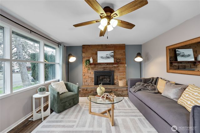 944 E 31st Street, Bremerton, WA 98310