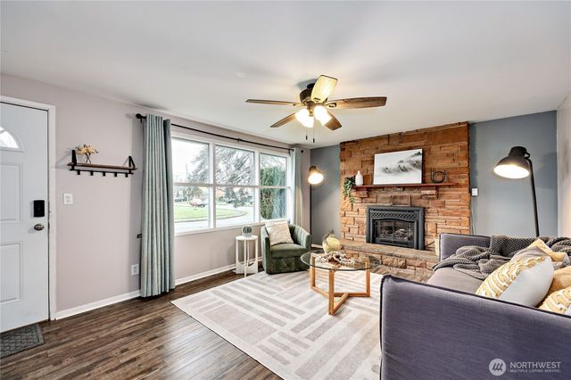 944 E 31st Street, Bremerton, WA 98310