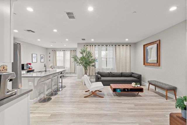 10118 Cornice Ct, Elk Grove, CA 95757