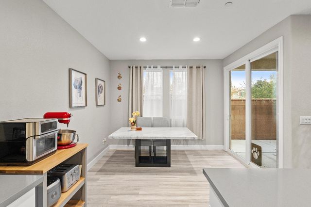 10118 Cornice Ct, Elk Grove, CA 95757