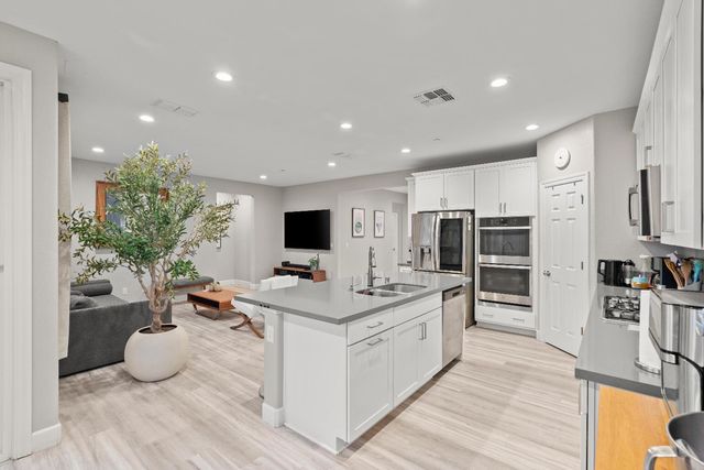 10118 Cornice Ct, Elk Grove, CA 95757