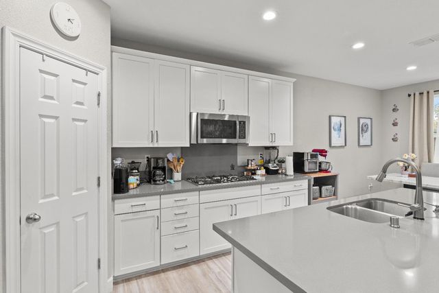 10118 Cornice Ct, Elk Grove, CA 95757